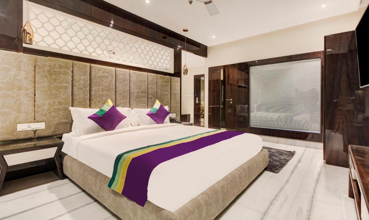 Treebo Premium Tahoora International Hotell Calcutta Exteriör bild