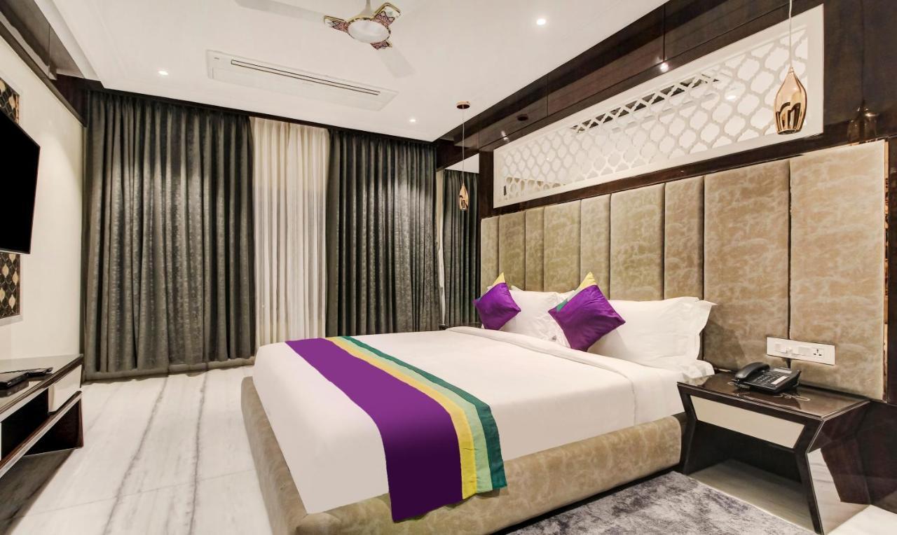 Treebo Premium Tahoora International Hotell Calcutta Exteriör bild