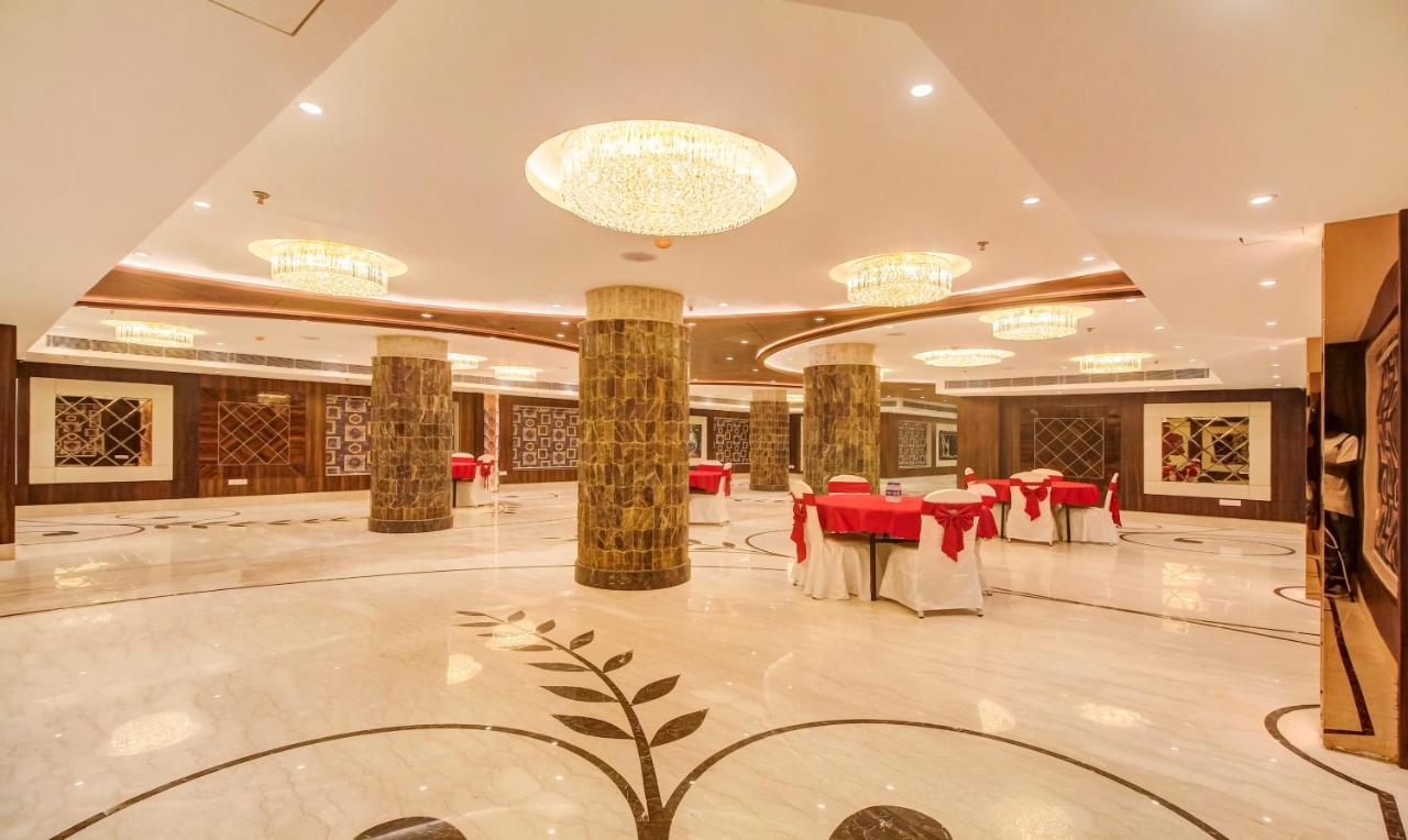 Treebo Premium Tahoora International Hotell Calcutta Exteriör bild