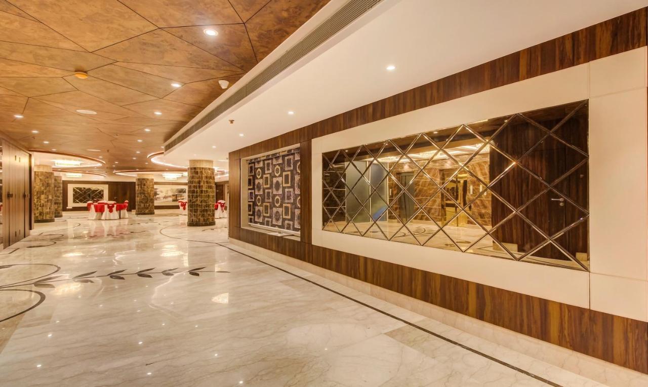 Treebo Premium Tahoora International Hotell Calcutta Exteriör bild