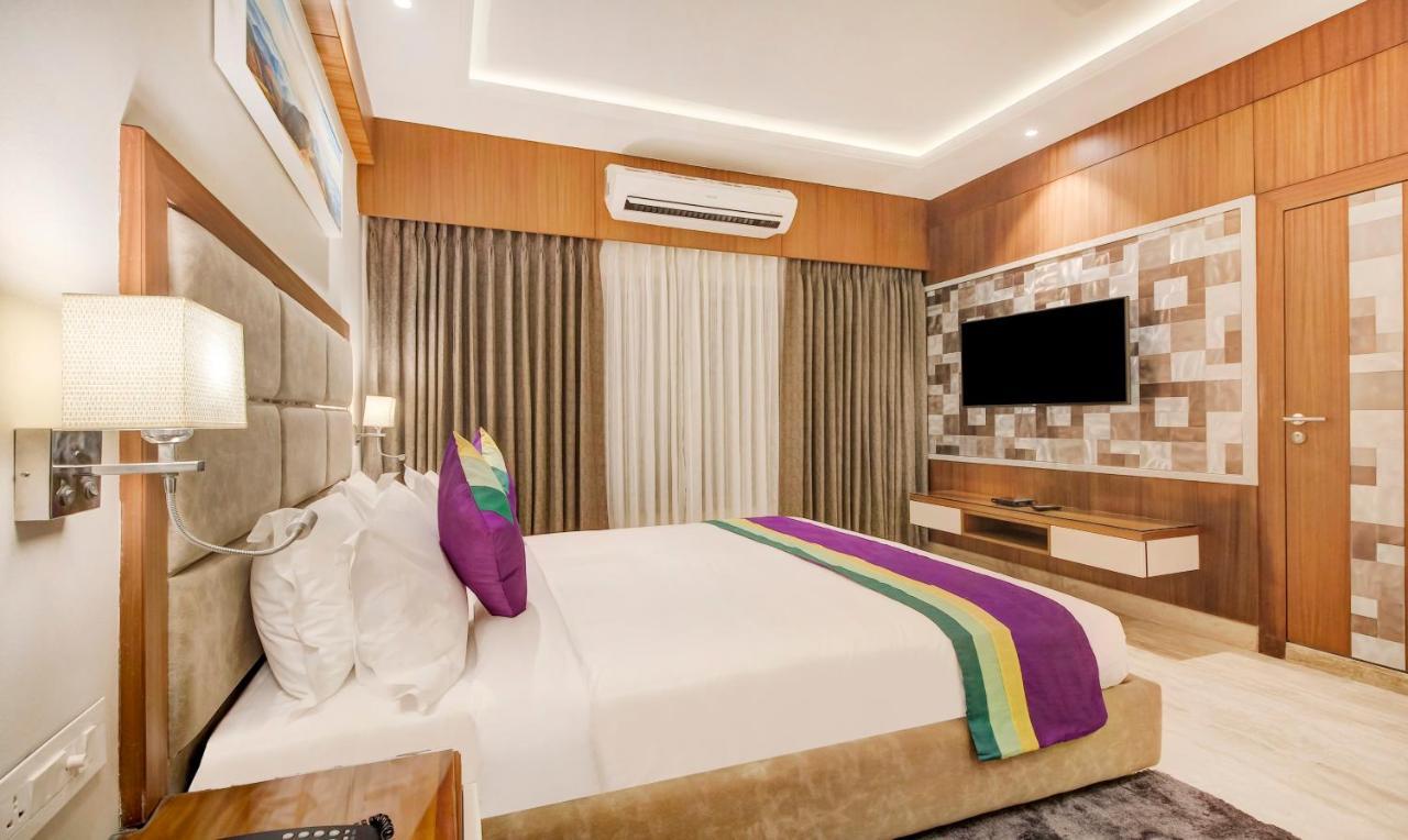 Treebo Premium Tahoora International Hotell Calcutta Exteriör bild