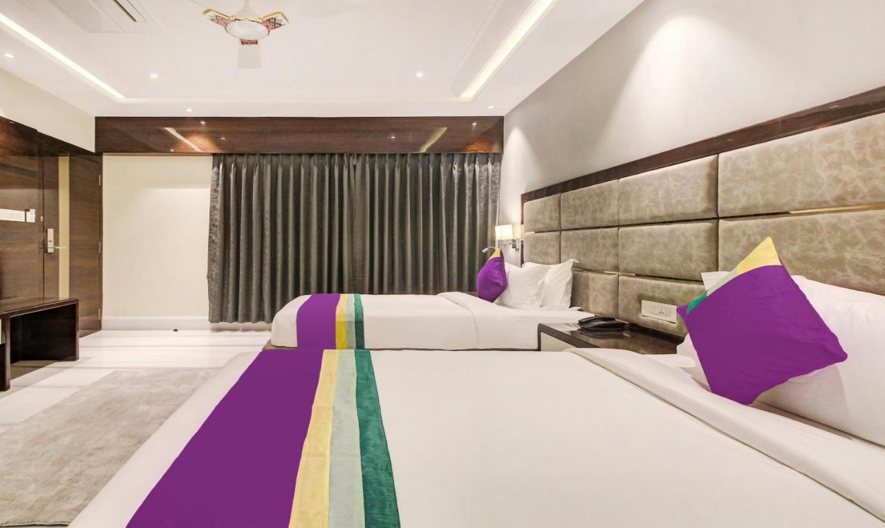 Treebo Premium Tahoora International Hotell Calcutta Exteriör bild