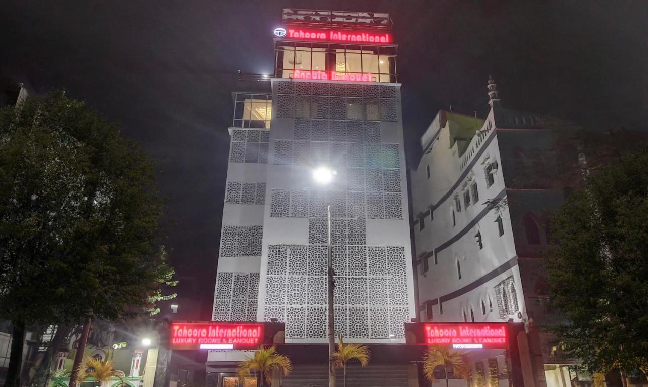 Treebo Premium Tahoora International Hotell Calcutta Exteriör bild