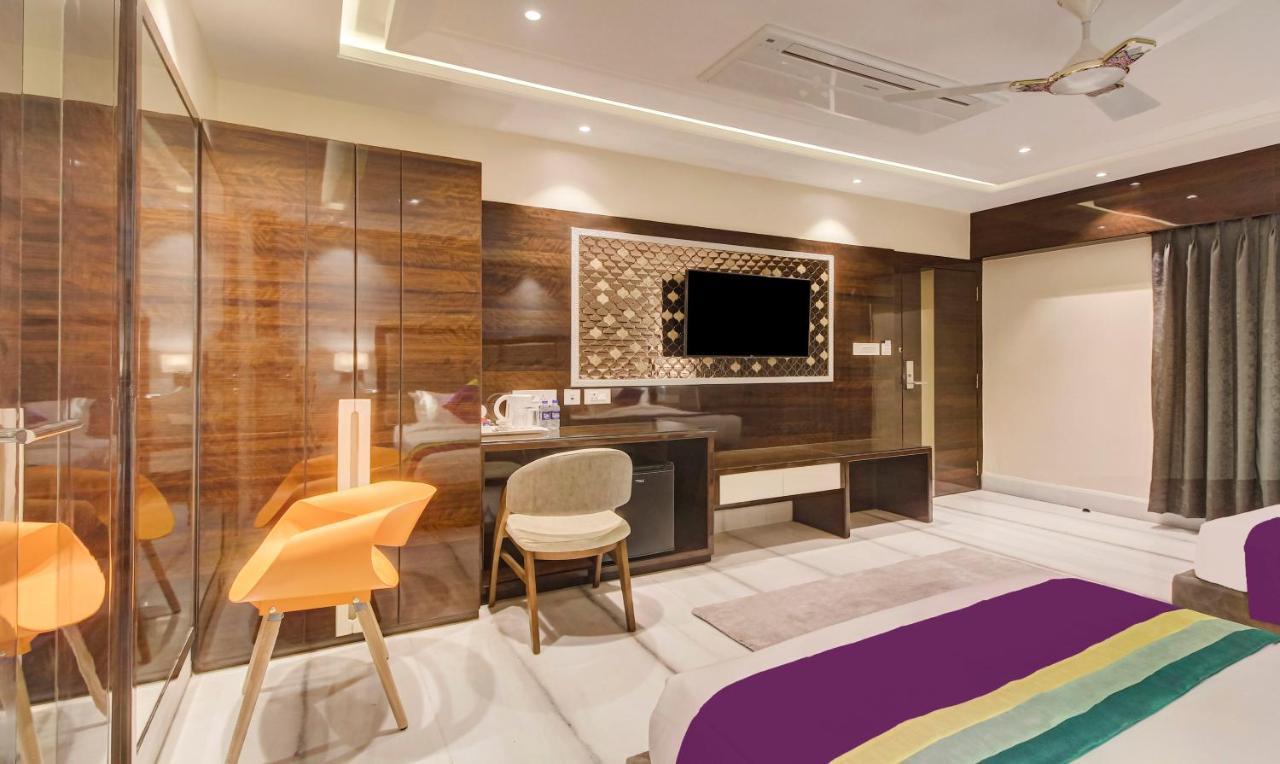 Treebo Premium Tahoora International Hotell Calcutta Exteriör bild