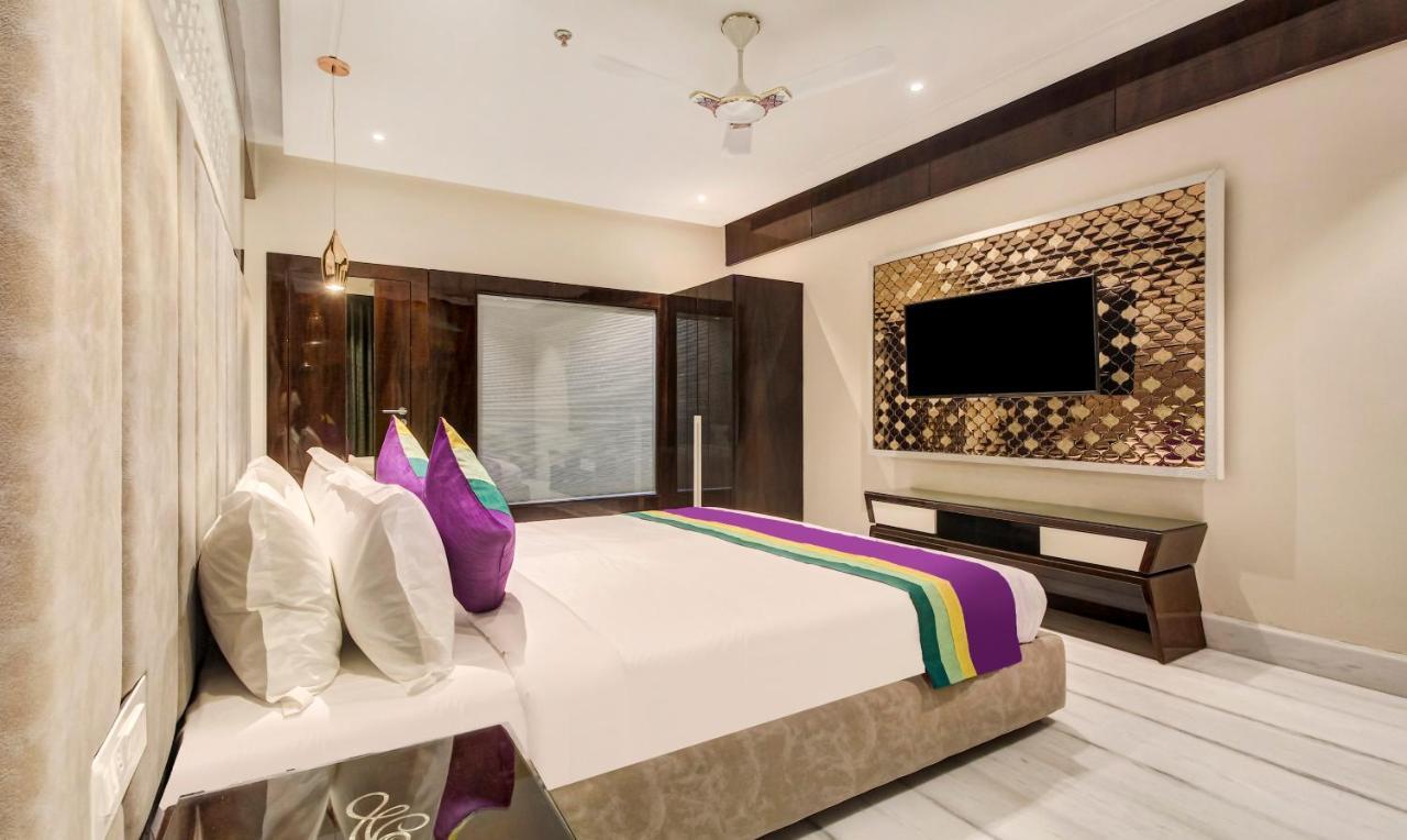 Treebo Premium Tahoora International Hotell Calcutta Exteriör bild