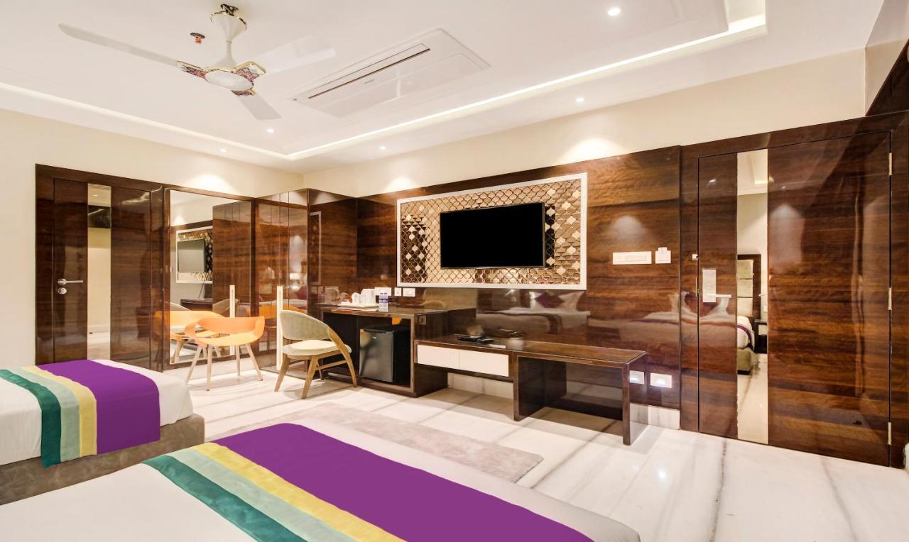 Treebo Premium Tahoora International Hotell Calcutta Exteriör bild