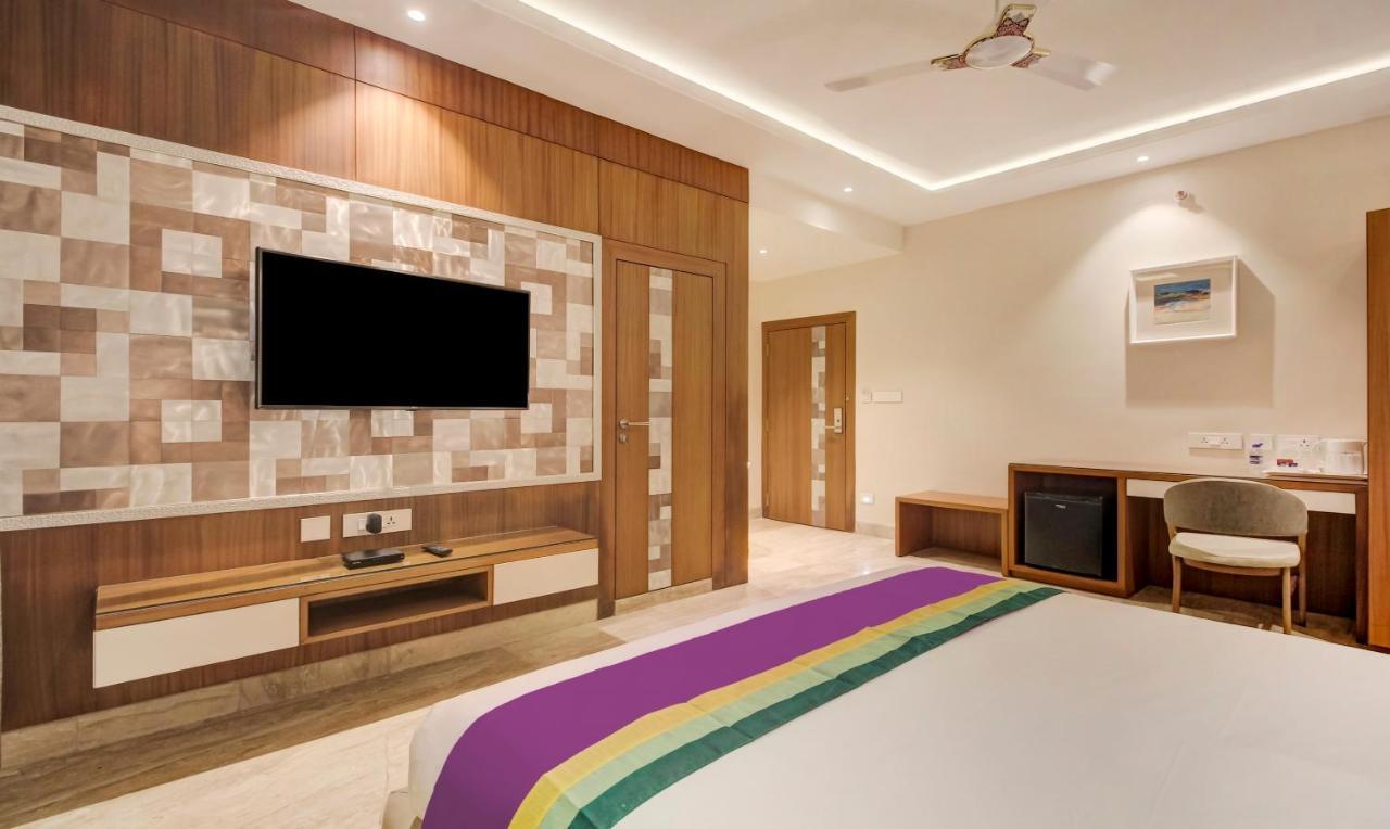 Treebo Premium Tahoora International Hotell Calcutta Exteriör bild