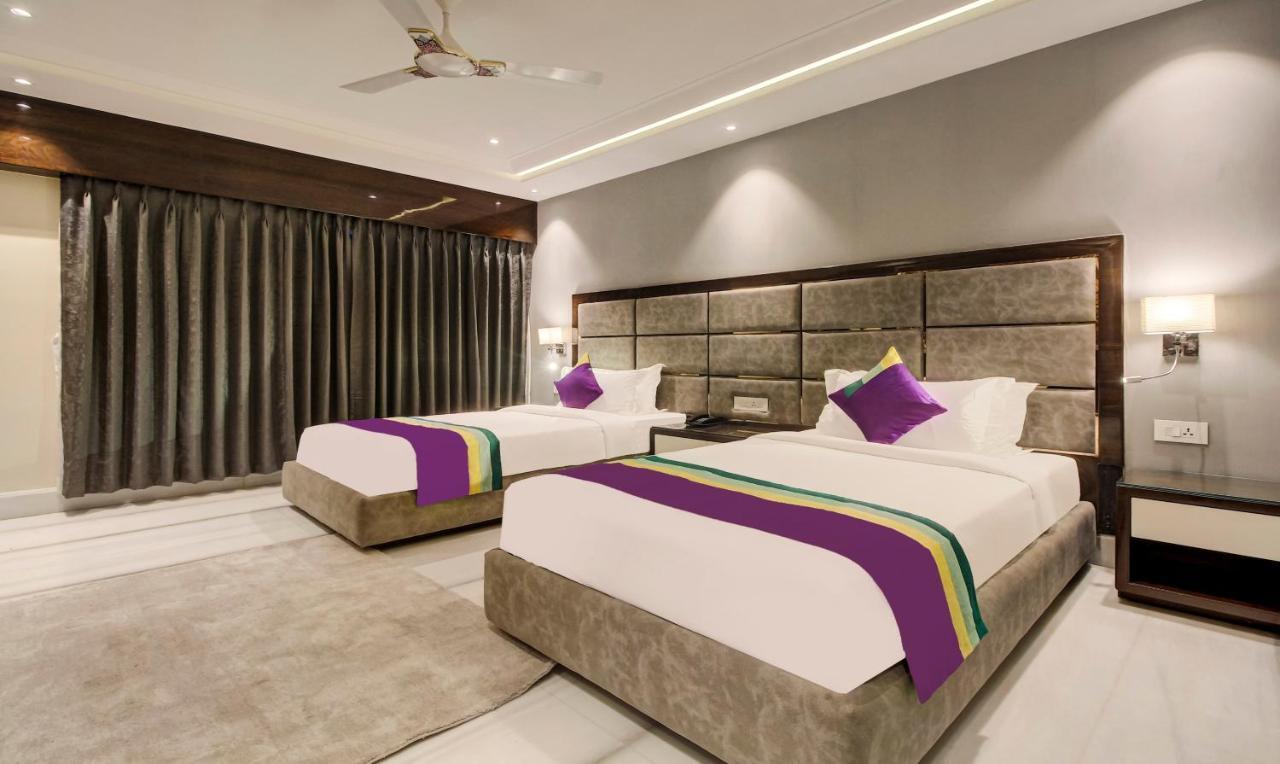 Treebo Premium Tahoora International Hotell Calcutta Exteriör bild