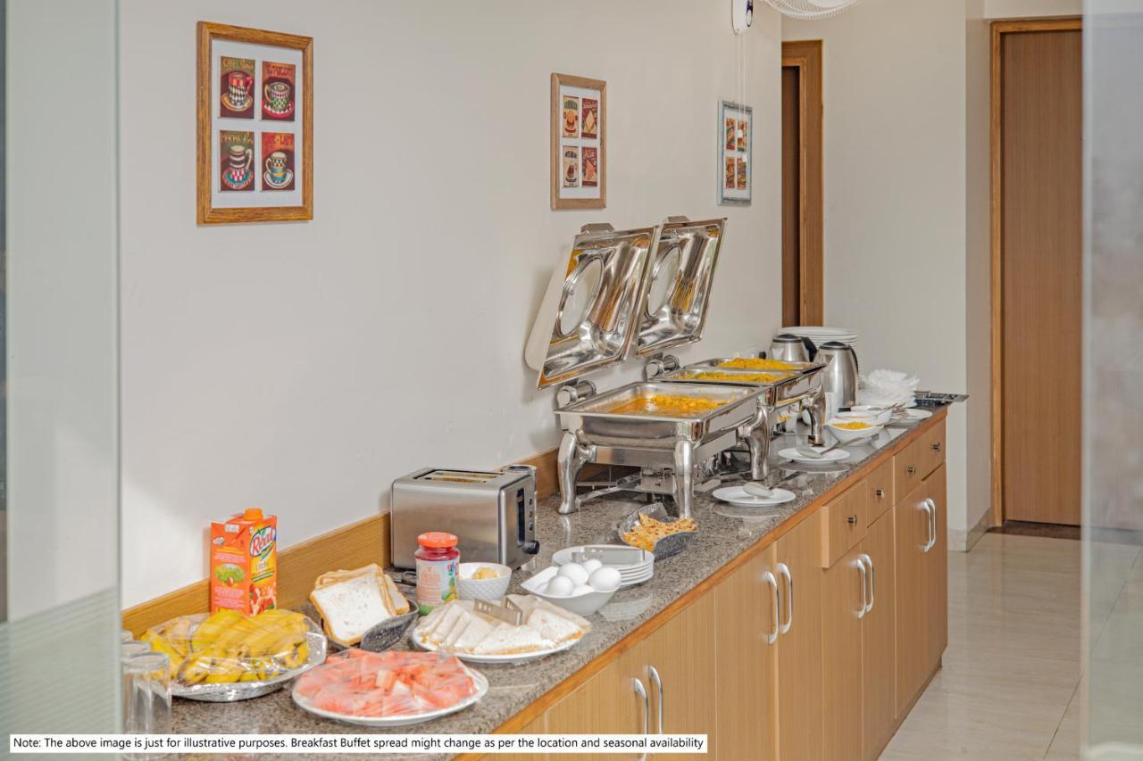Treebo Premium Tahoora International Hotell Calcutta Exteriör bild